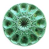 Art Deco oyster dish in green slip signed Sarreguemines DV, 12 oysters