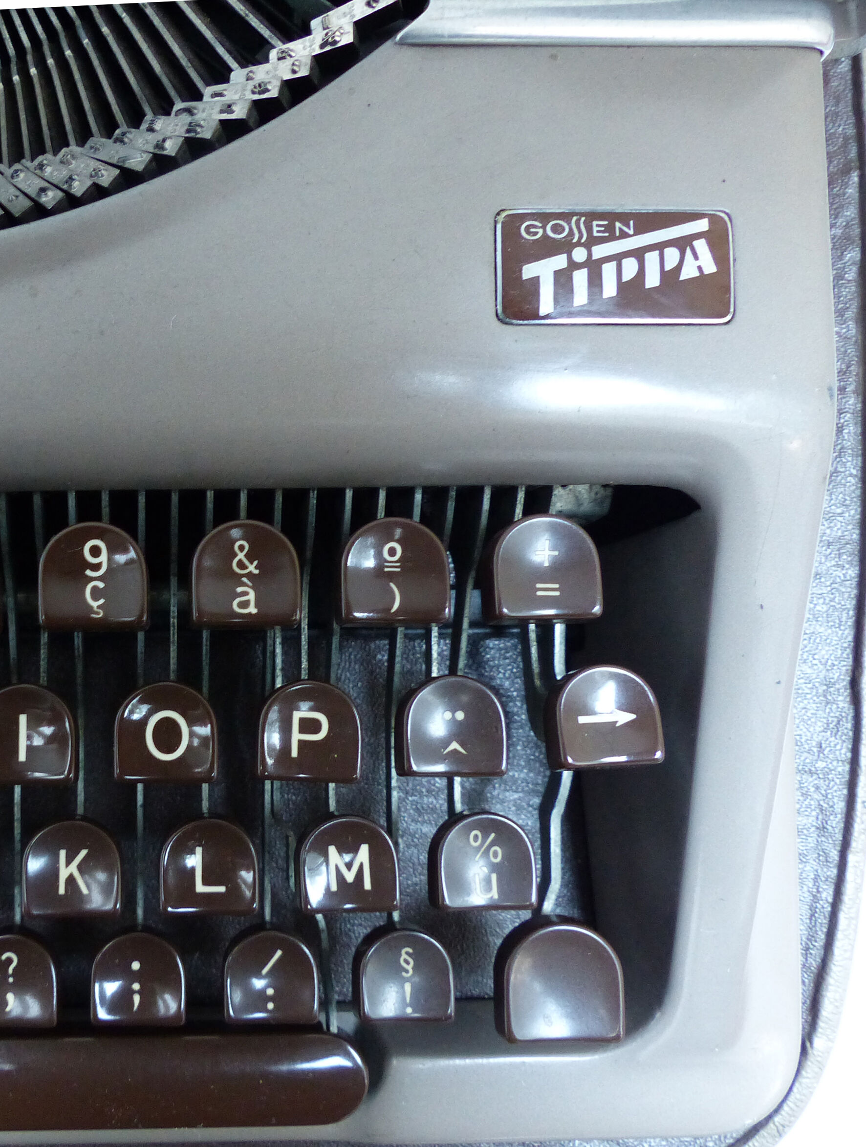 Gossen Tippa portable typewriter