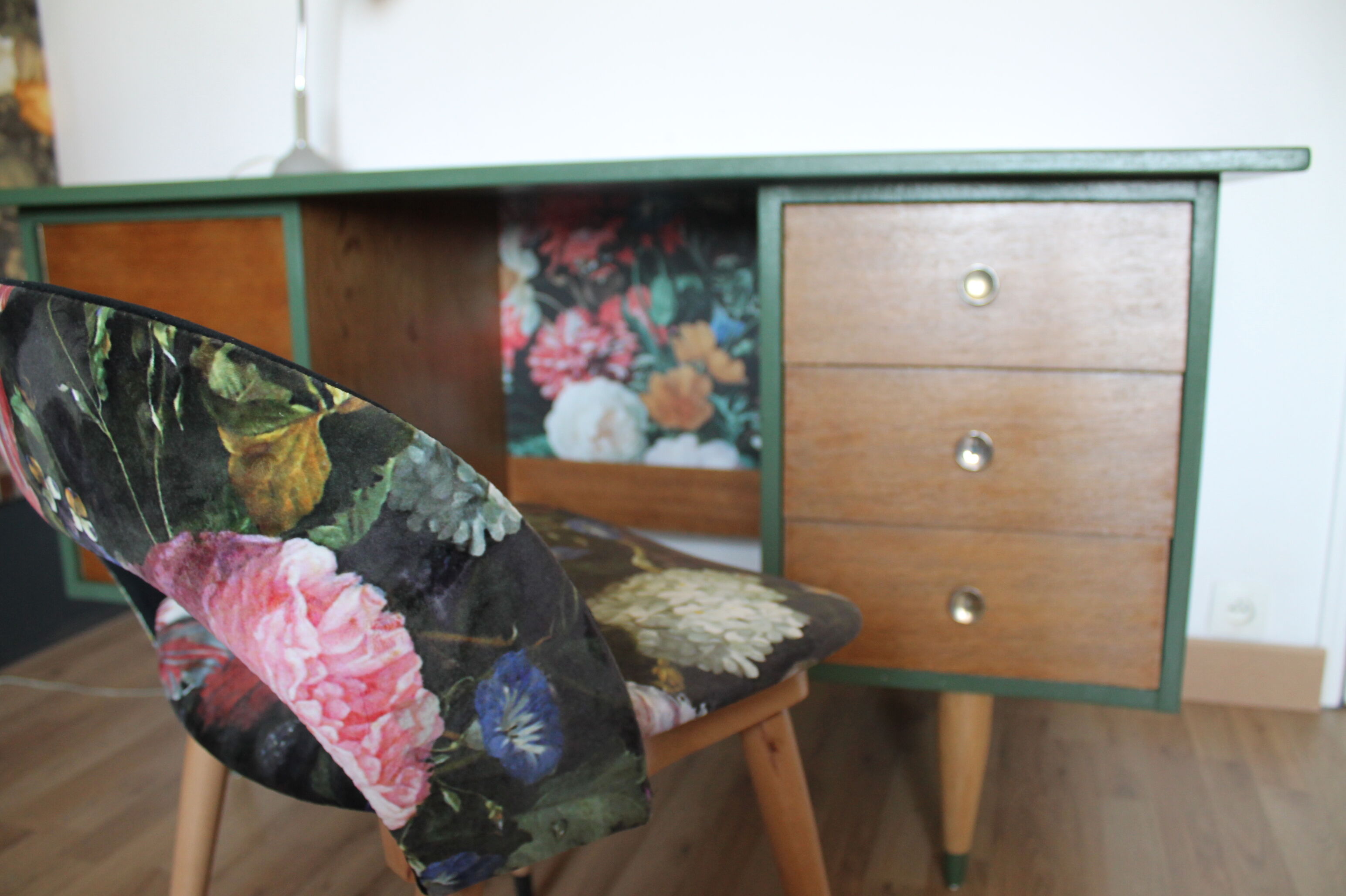 Restored office, 60/70 year, forest green and ancient flowers
