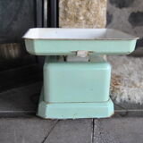 Household scale in water green metal Perca 50s