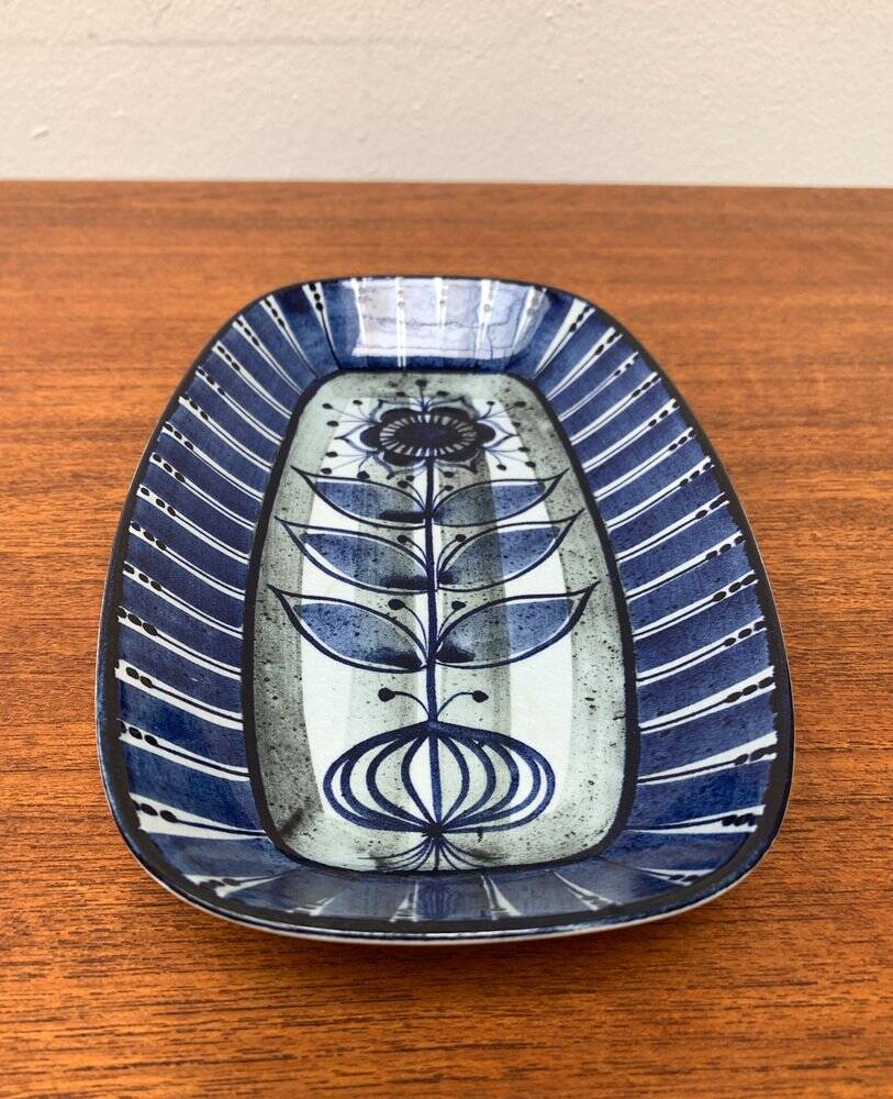 Danish porcelain bowl from the mid-century by Aluminia Royal Copenhagen, 1960s.