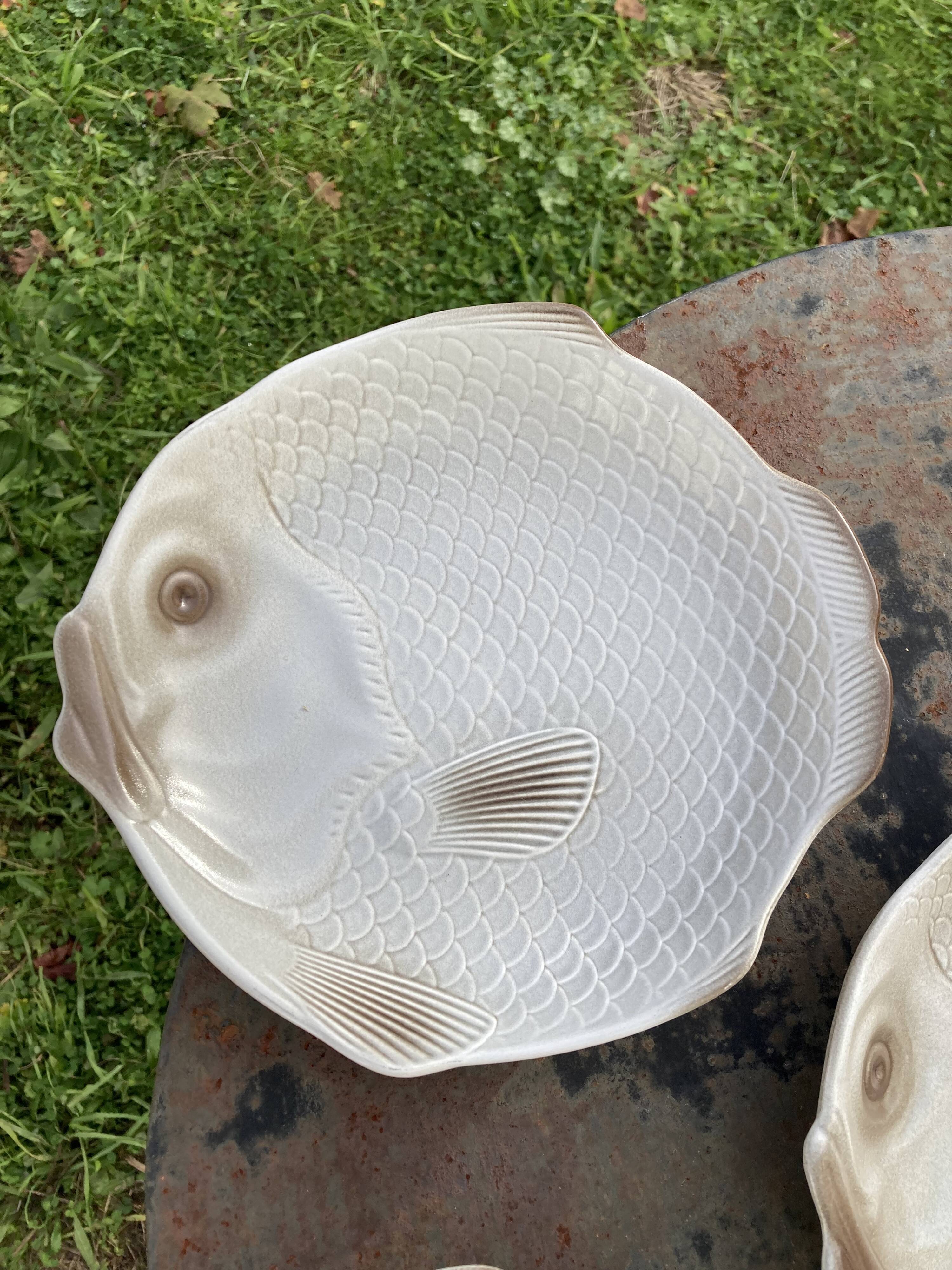 6 flat plates fish in beige ceramic Salins les bains