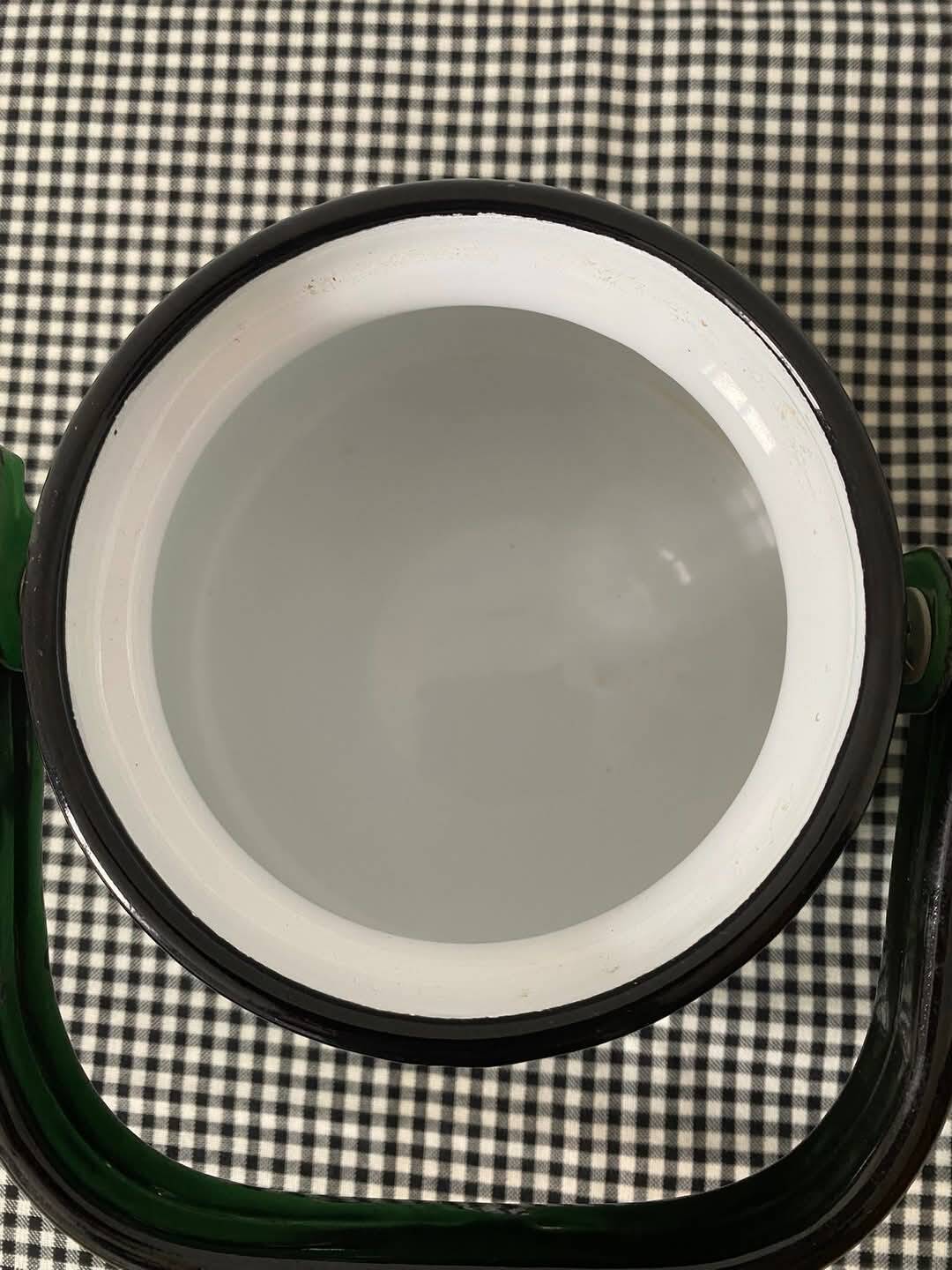 Cafetière émaillée verte et noire