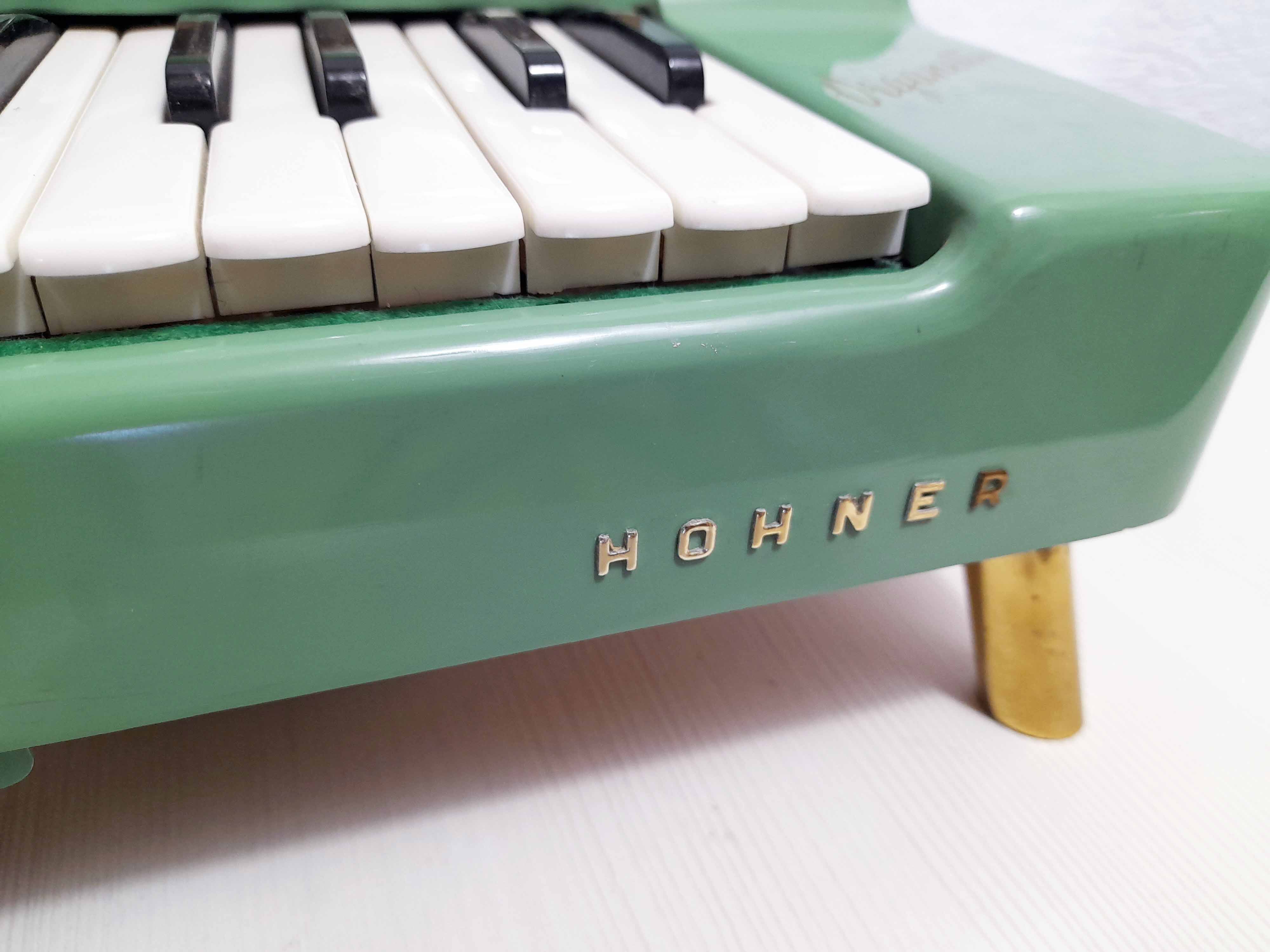 Vintage piano Hohner Viganetta 1950