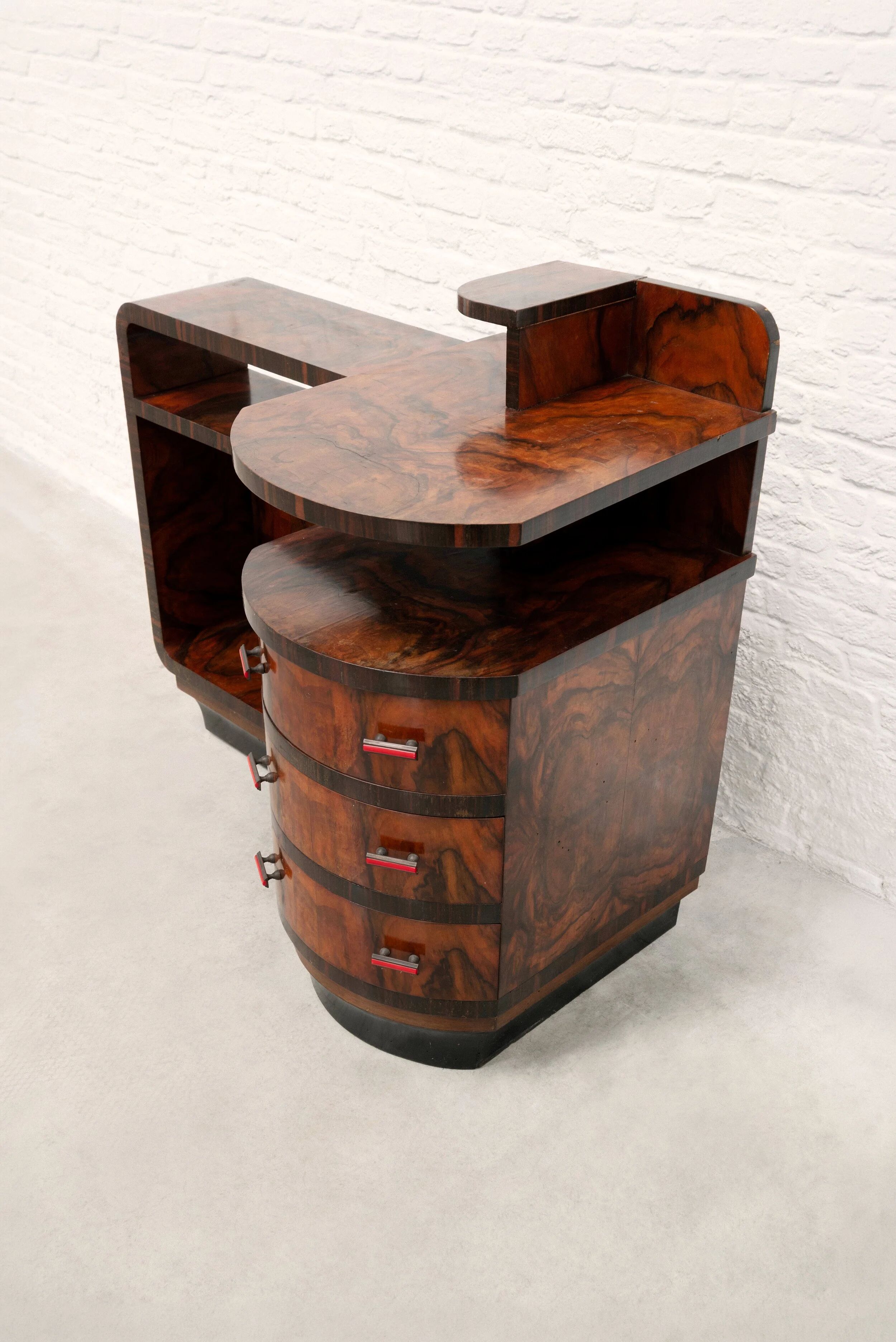 Italian rationalist walnut sideboard with red Bakelite handles, circa 1930