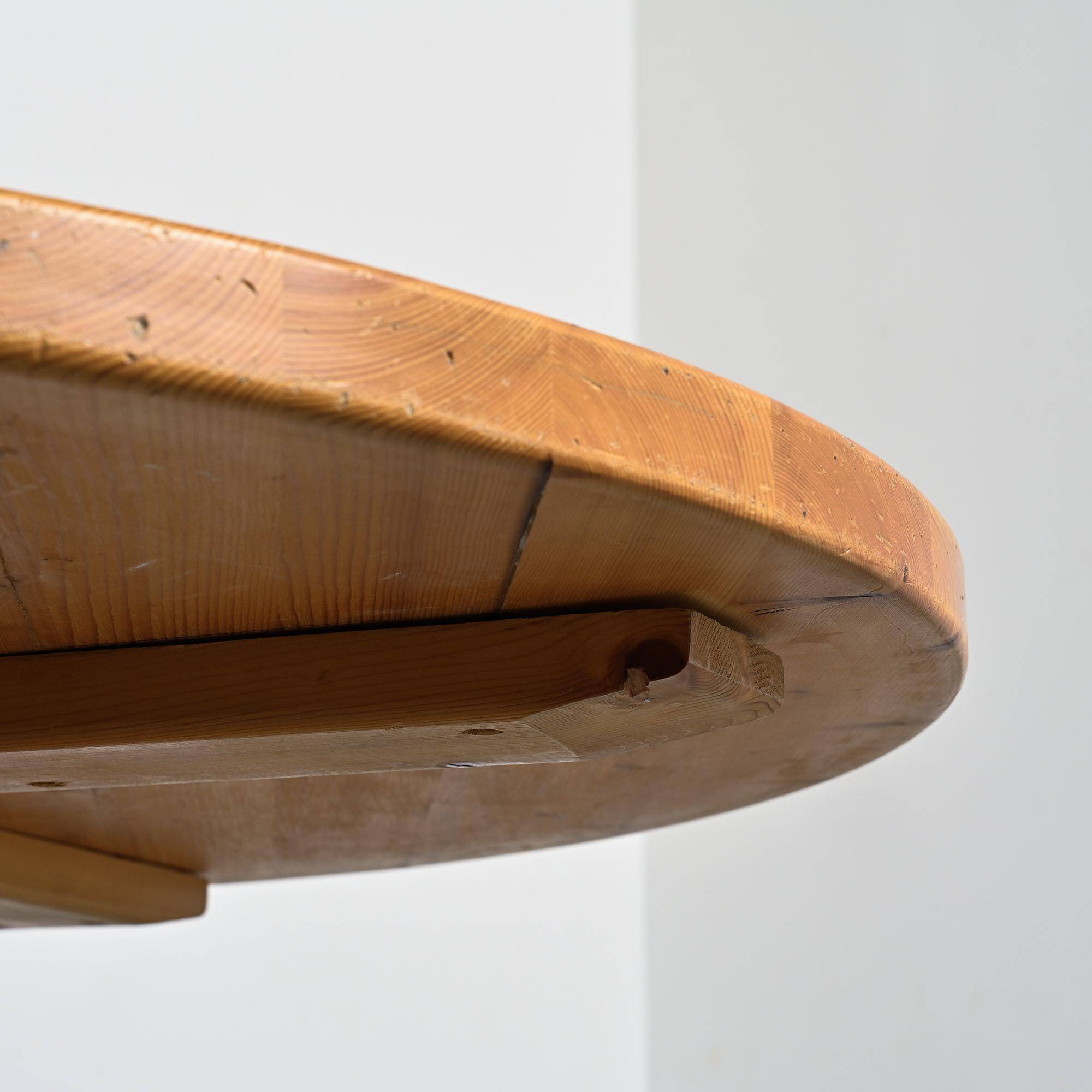 Round dining table, Méribel France, around 1970.