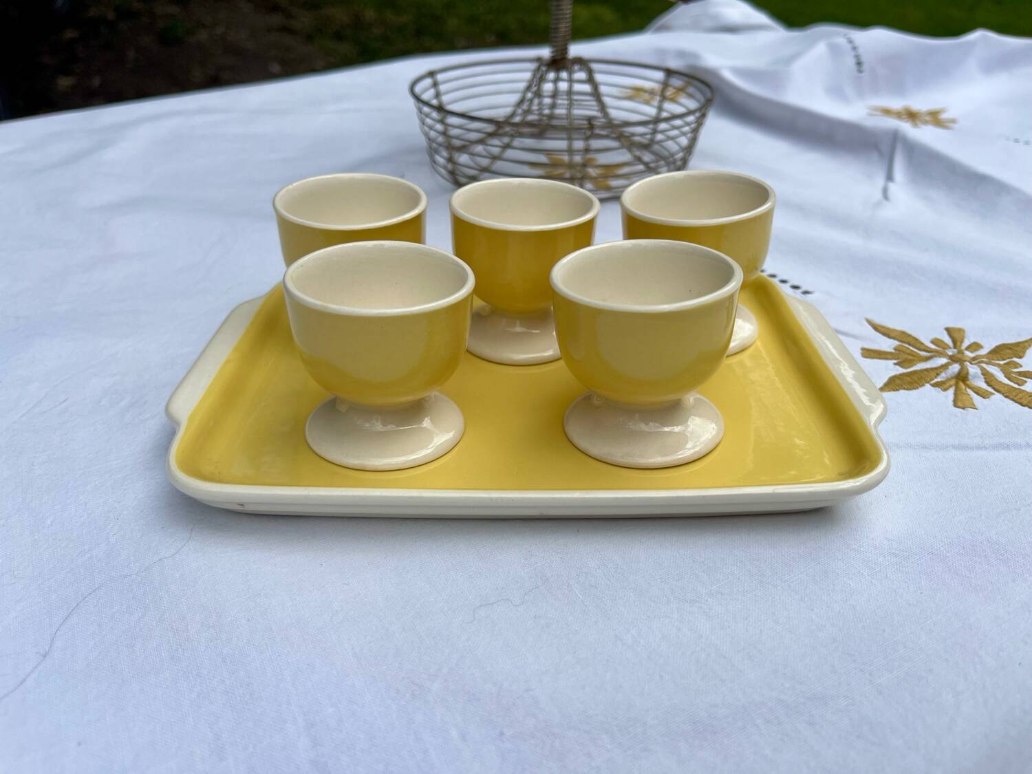 5 egg cups and their serving tray Villeroy and Boch
