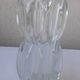 Vase en verre pressé