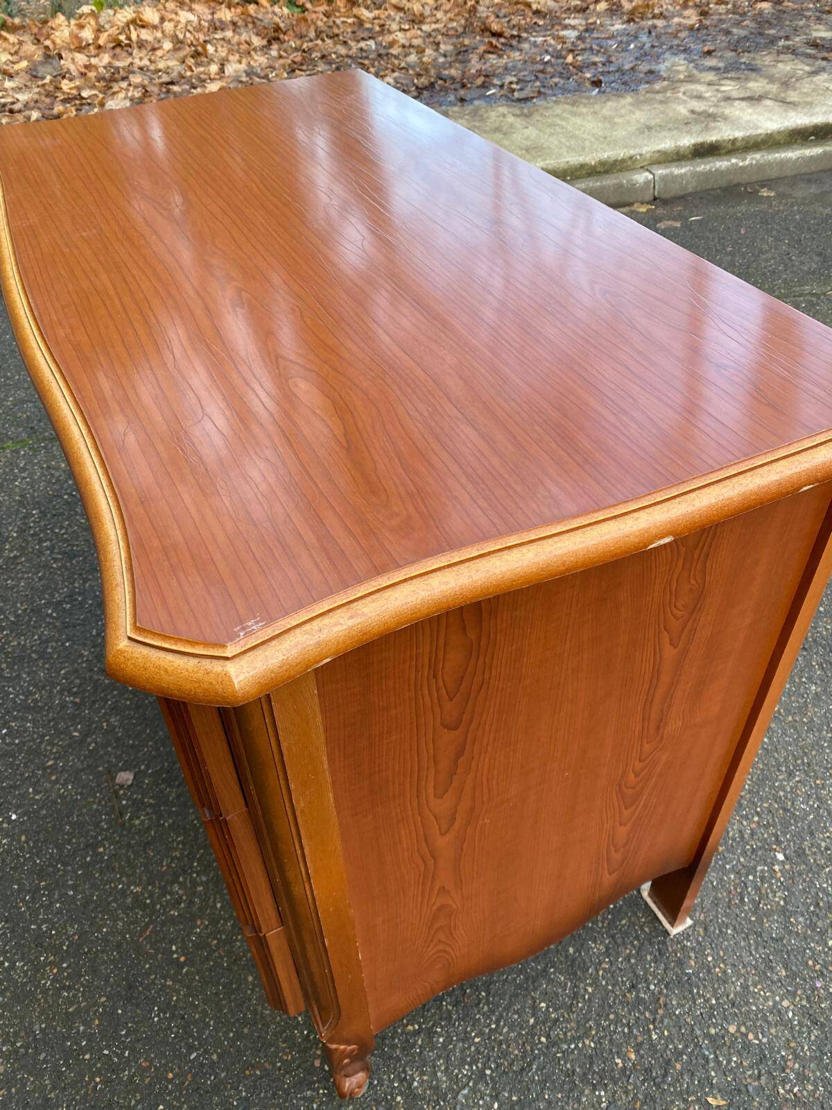 Commode vintage Louis XV en bois imitation des années 80