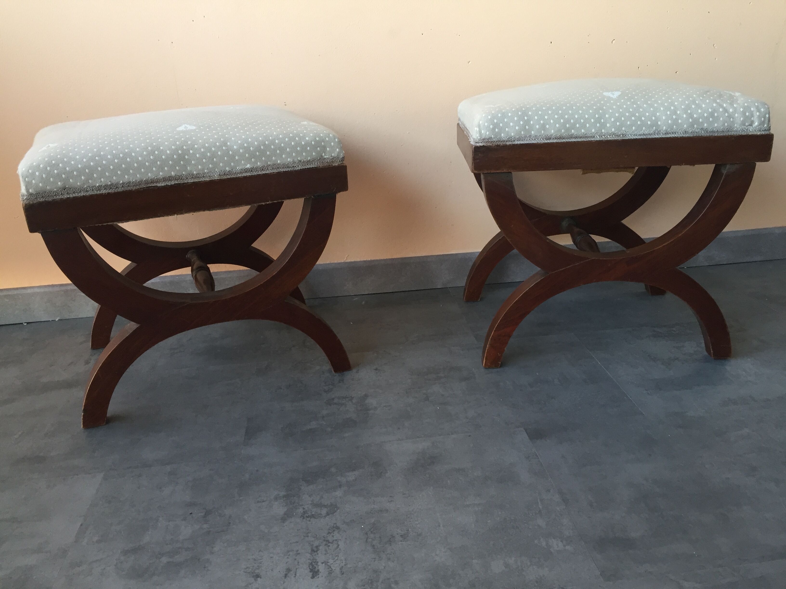 Pair stools