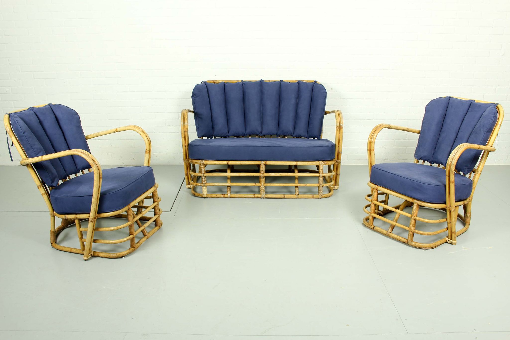 Ensemble rare de salon de rotin de milieu du siècle