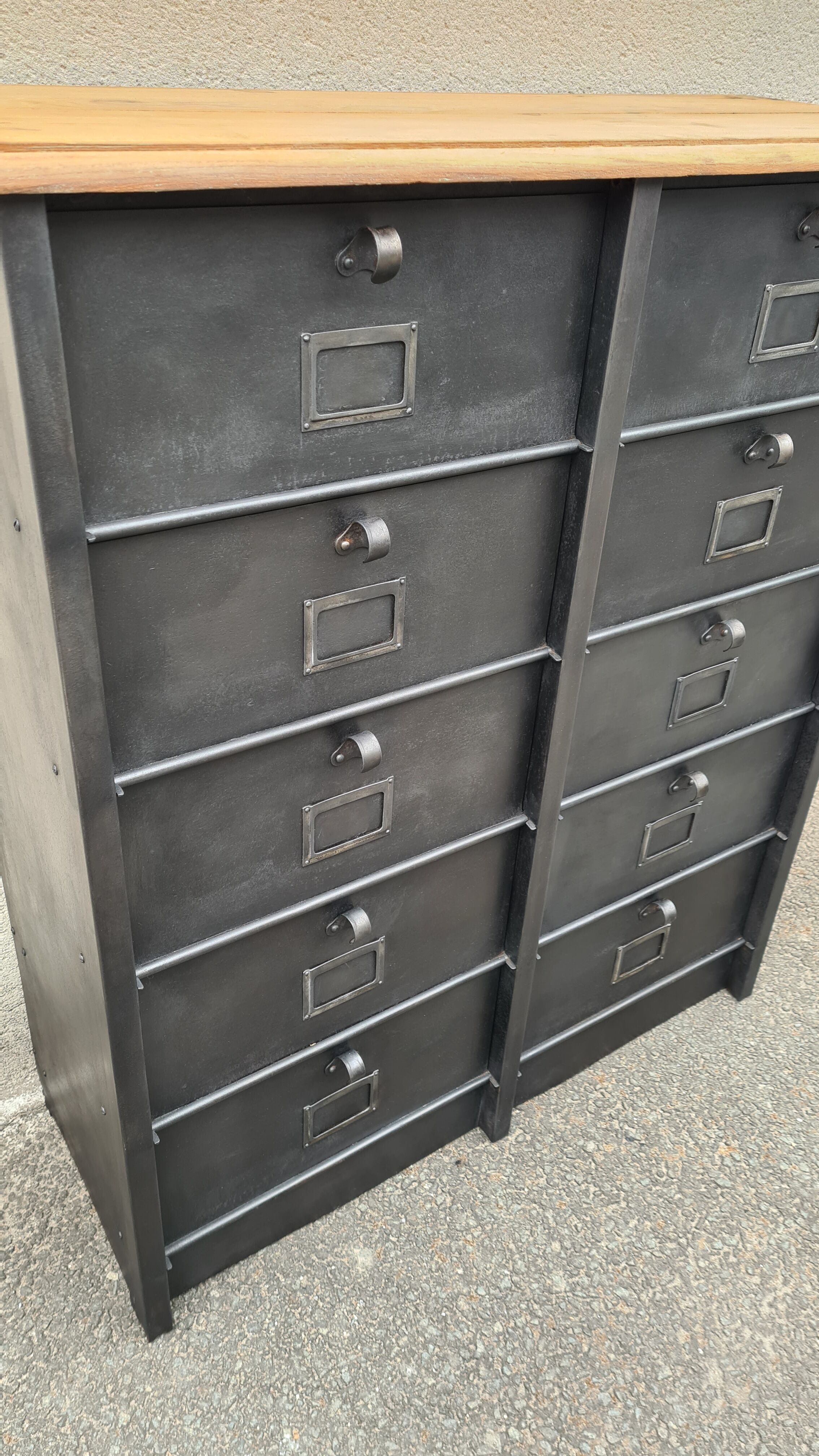 Strafor valve cabinet