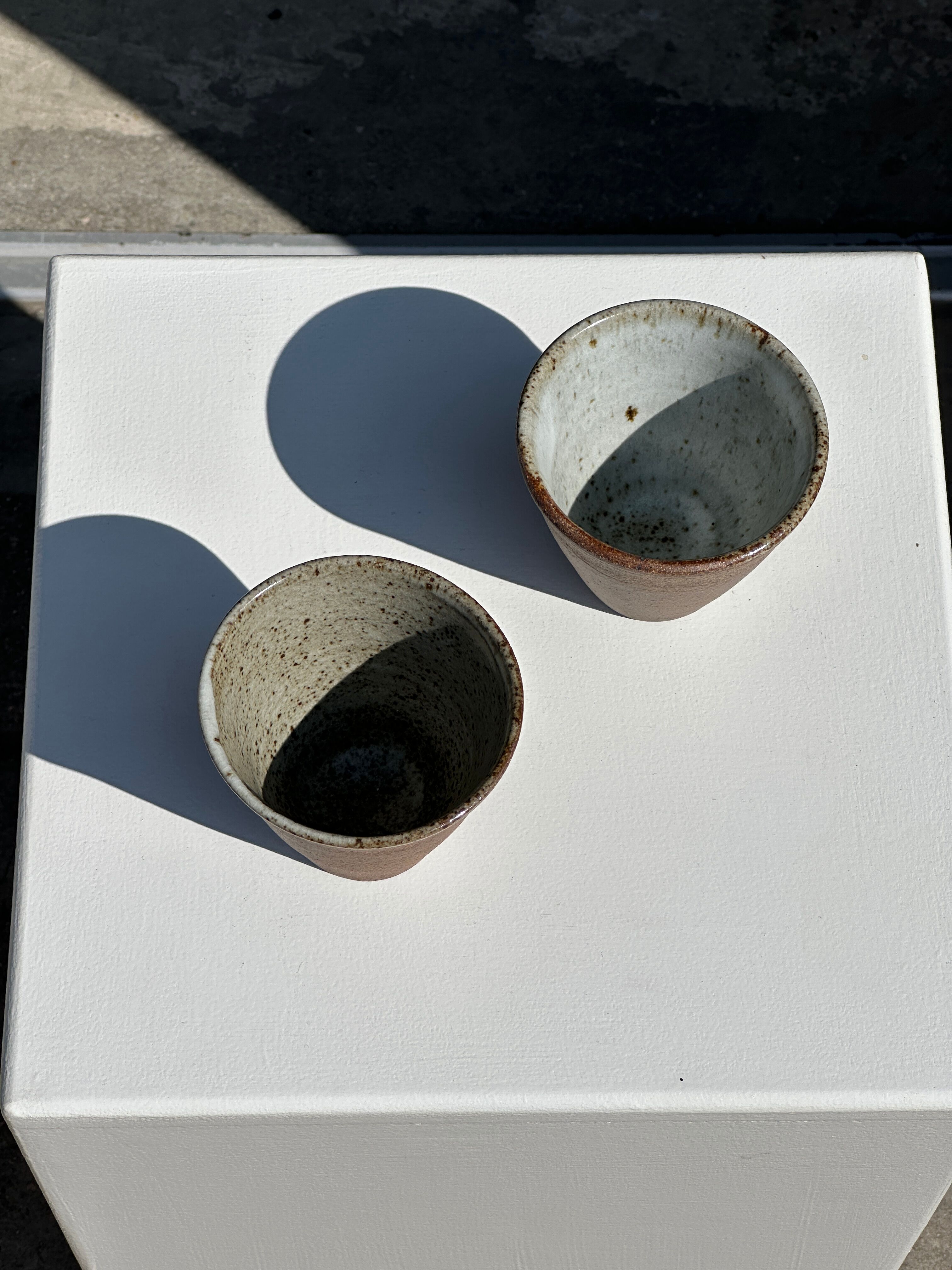 Lot de 2 tasses en céramique indonésienne (mat brun)