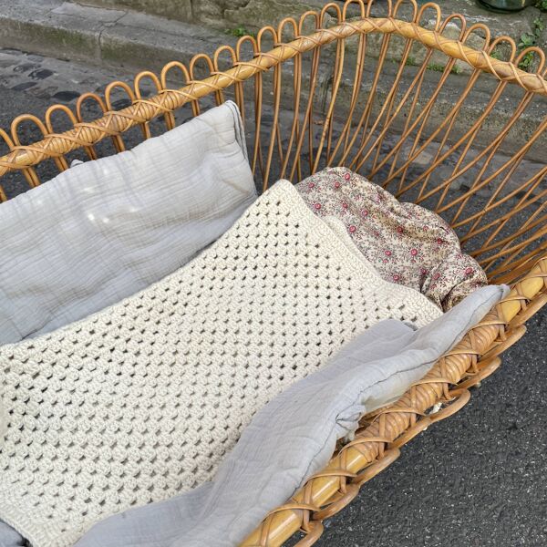 Berceau en rotin vintage