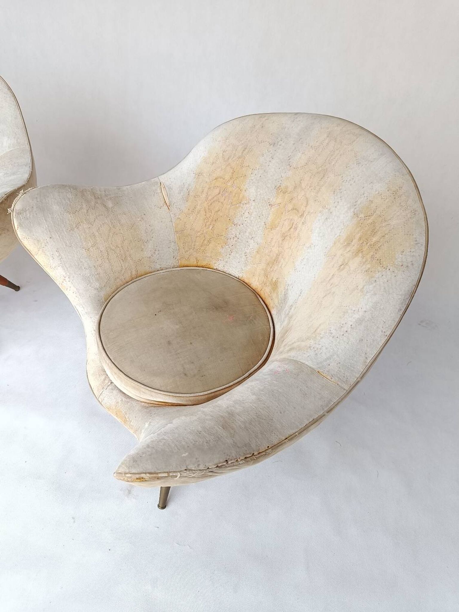 2 fauteuils œuf et canapé par Paged des années 50
