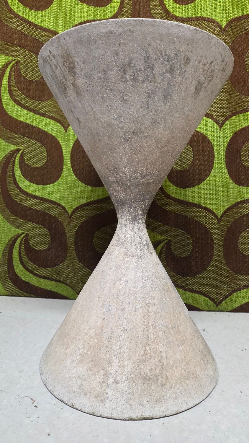 Diabolo Planter by Anton Bee for Eternit