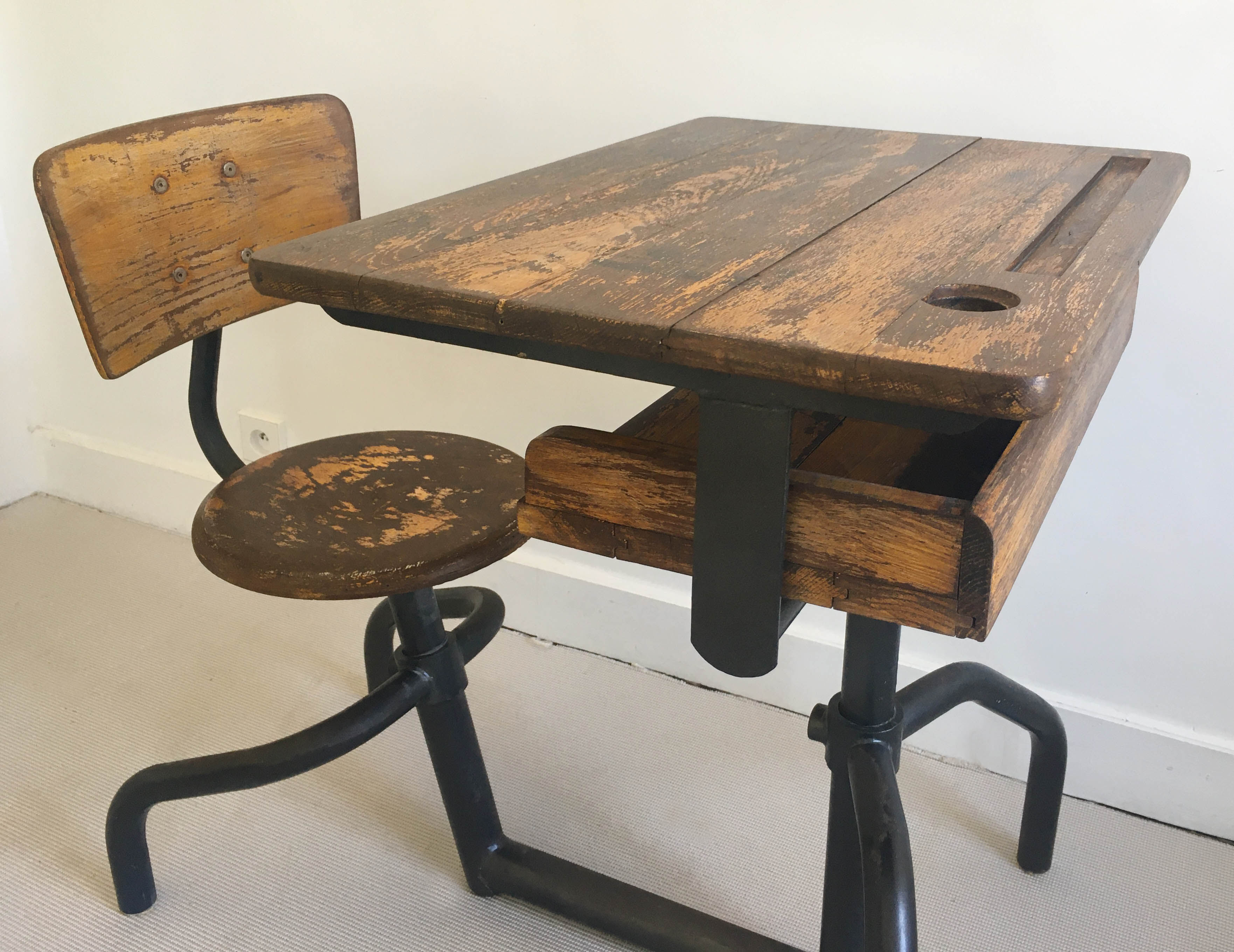 Schoolboy office Jacques Hitier