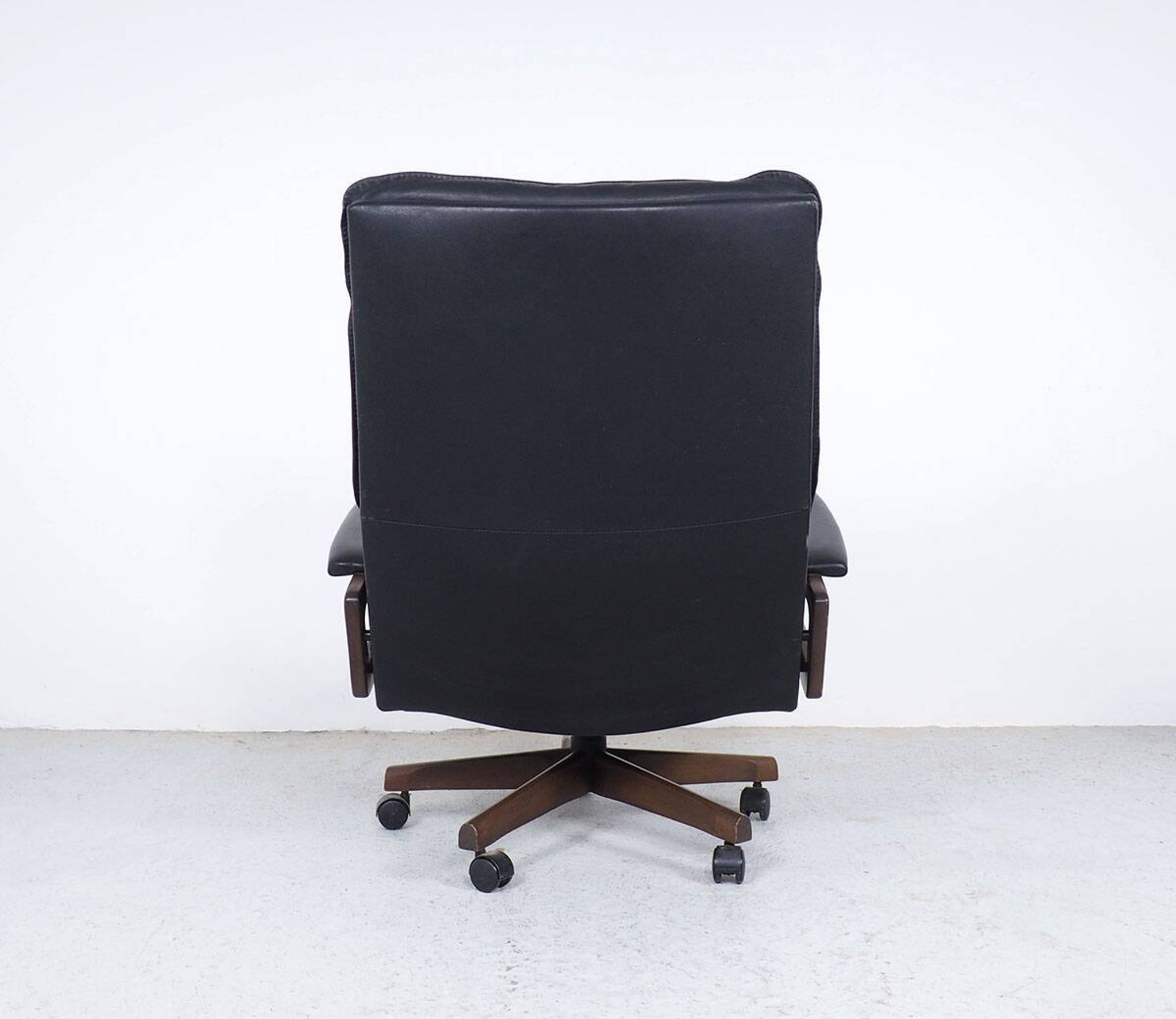 Black Leather King Chair by André Vandenbeuck for Strässle, 1960s