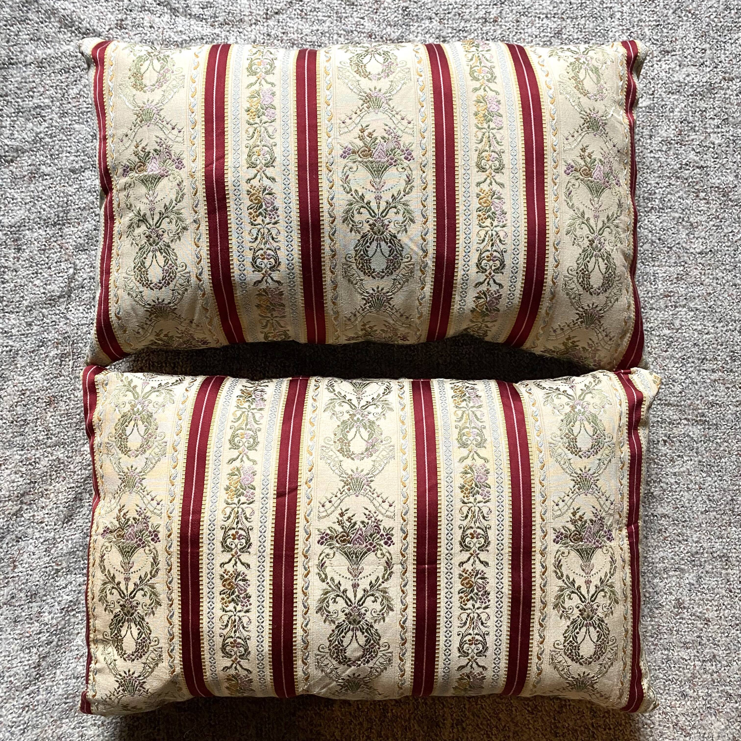 Rectangular cushions in antique fabric