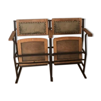 Duo chaises de théâtre d'époque numérotées