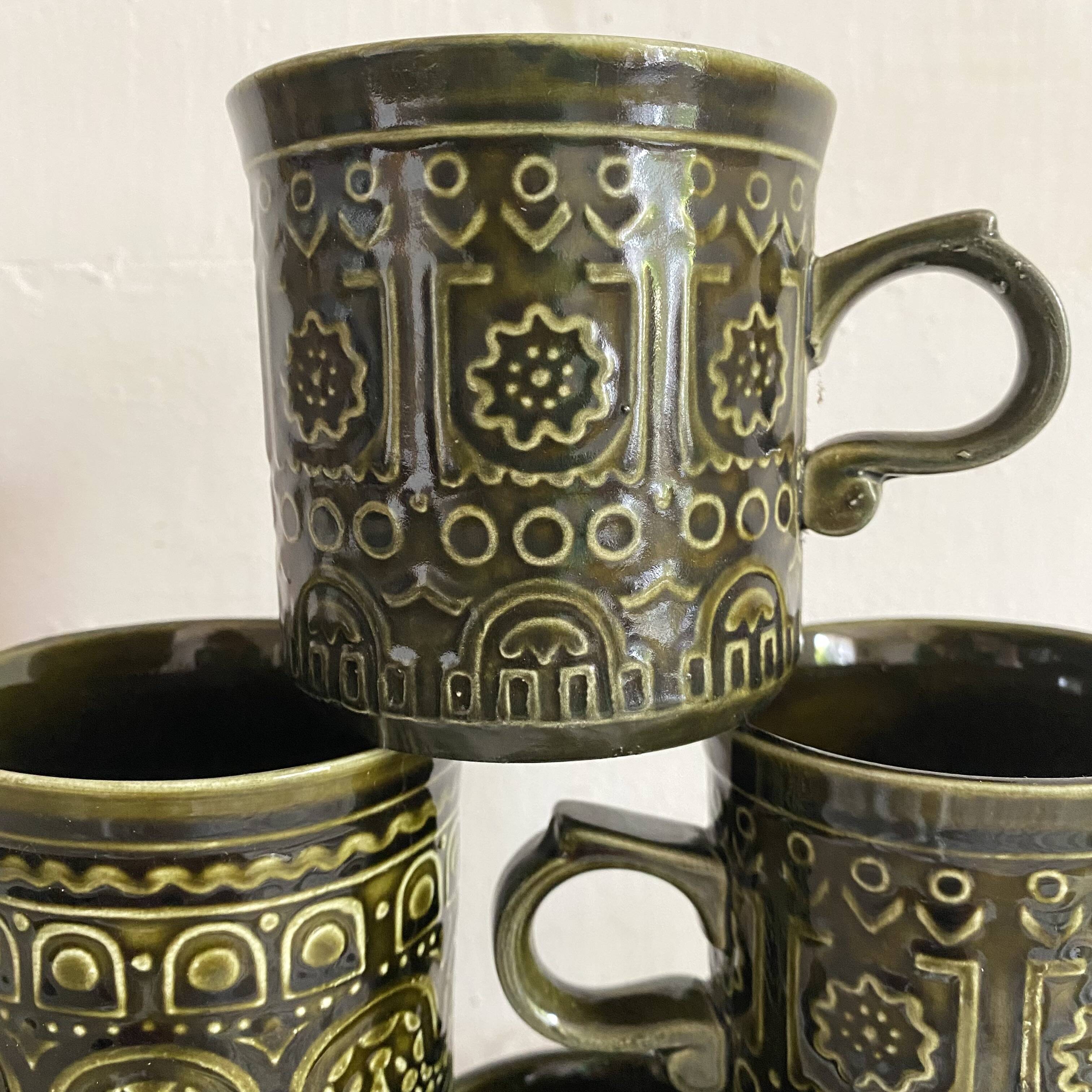 Khaki ceramic mugs England, 70s