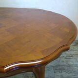 Regency style table with integrated extensions