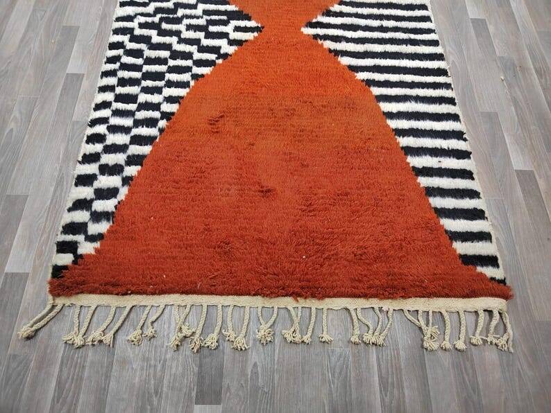 Azilal rug woven in natural wool 250cm x 150cm