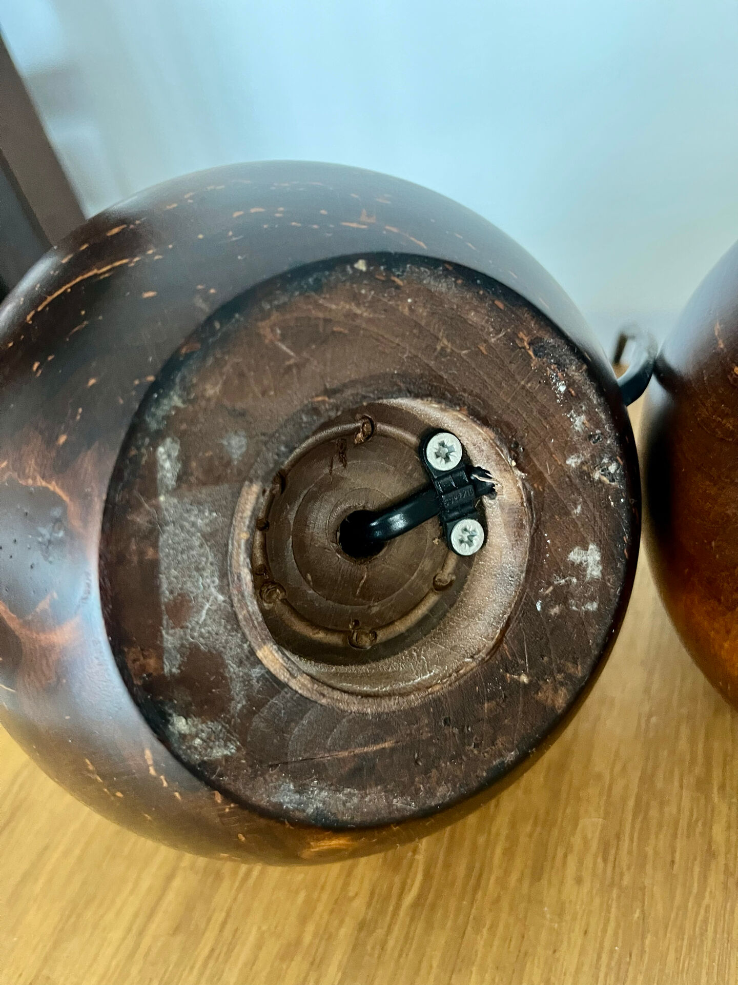 Pair of wooden ball lamp feet