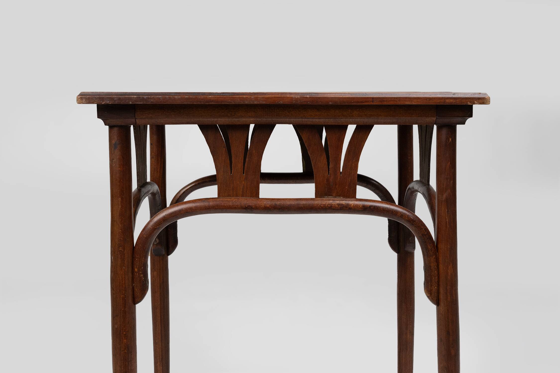J. & J. Kohn art nouveau side table in bentwood, Austria ca. 1910
