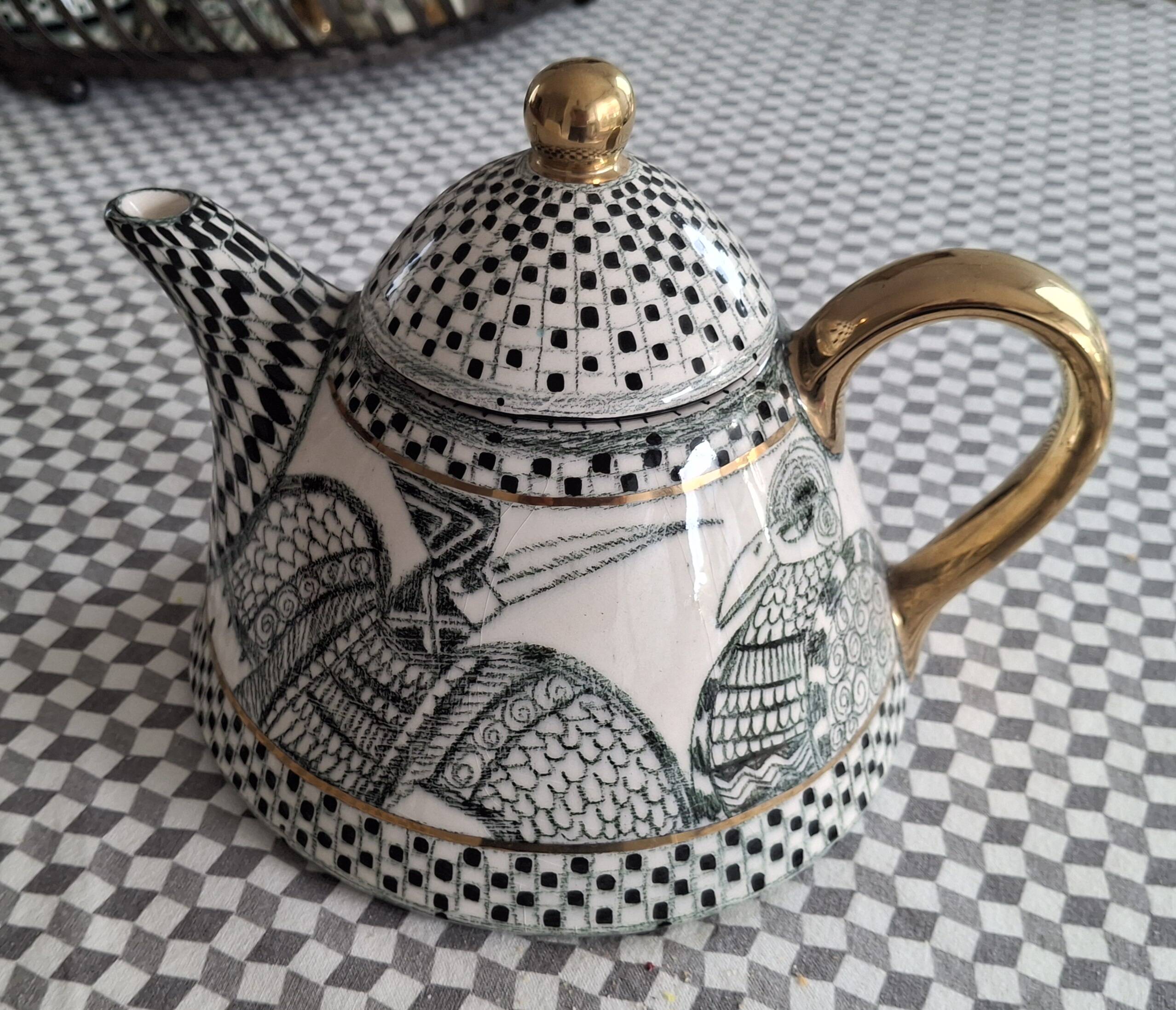 Art ceramic coffee/tea service by linda hojem (1999) - 10 pieces