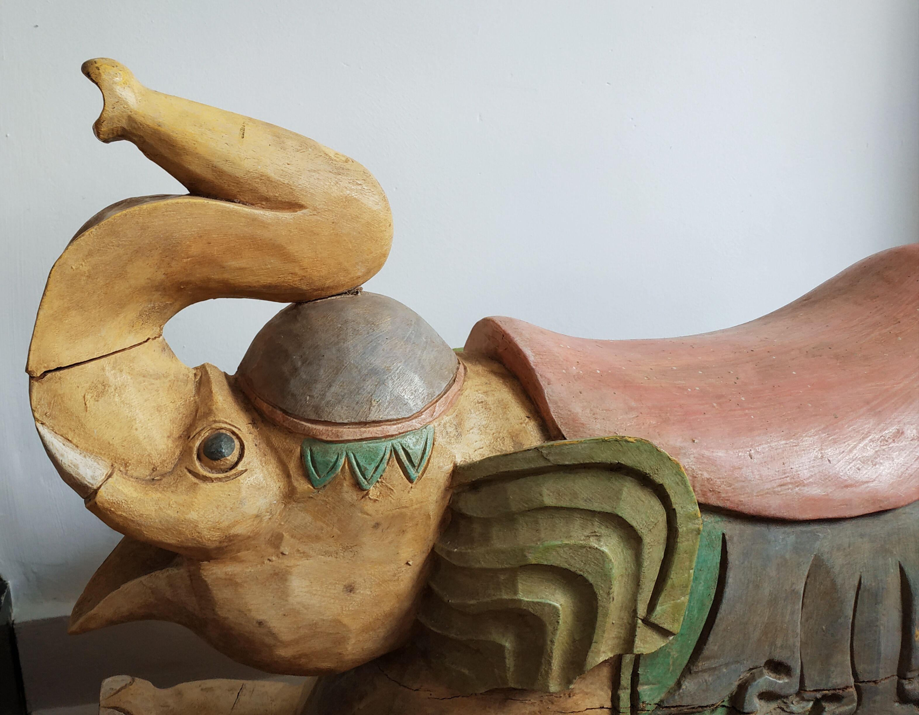 Rocking elephant, indian work, 65 x 67 cm