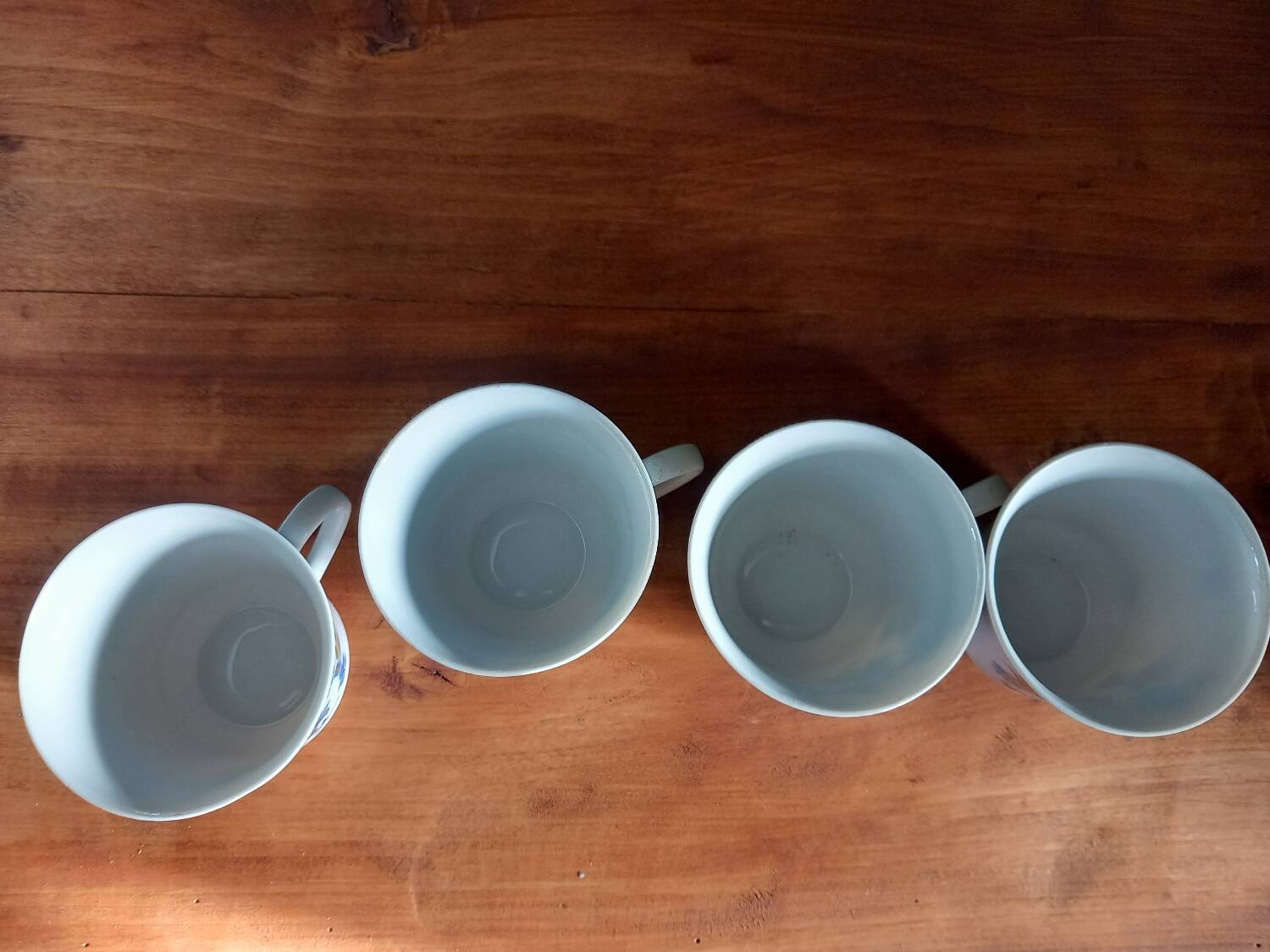 4 coffee cups