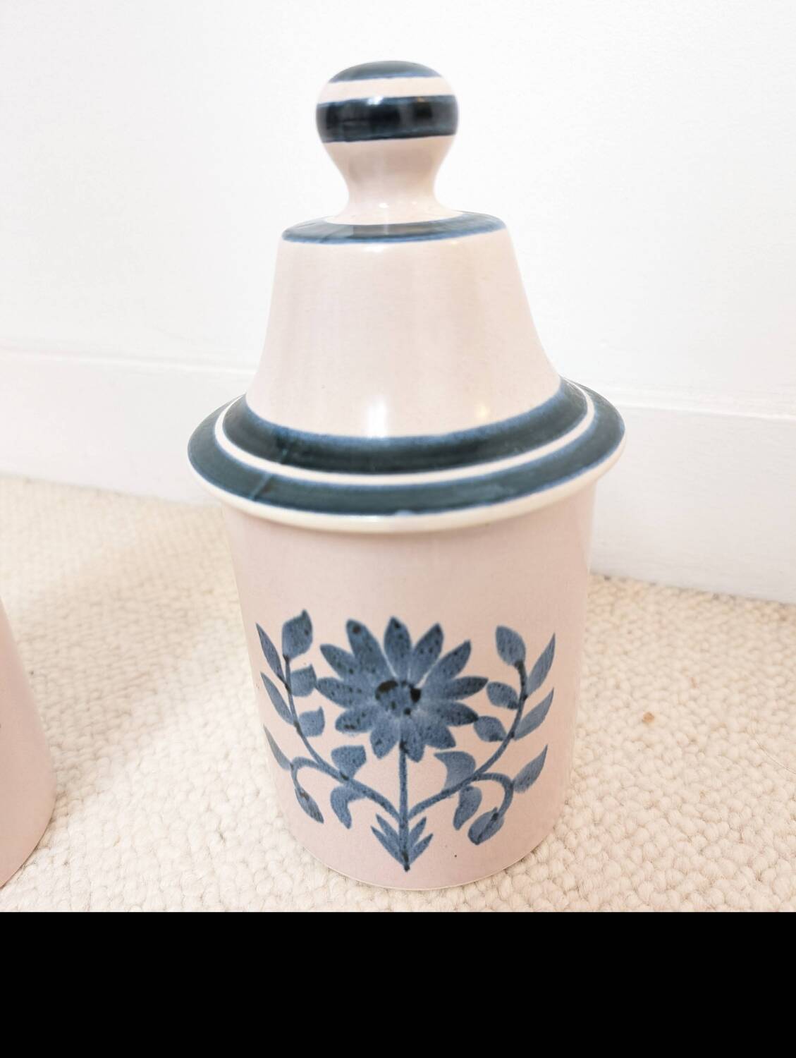 Longchamp stoneware pots set