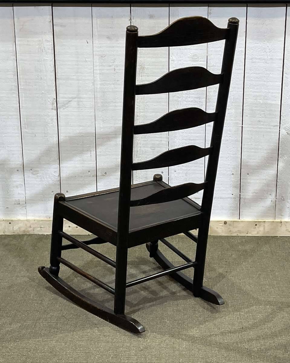 19th century English nurse's chair in oak and ash