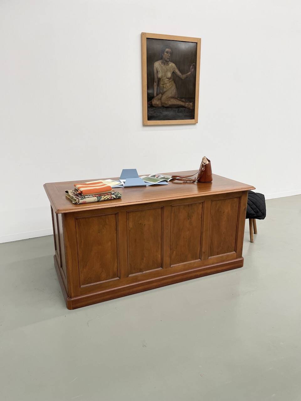 Comptoir ou bureau en noyer années 50