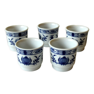 5 handpainted porcelain egg cups in white blue, vintage from the 1960s