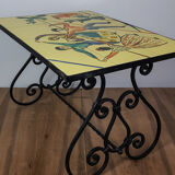 Table basse fer forgé plateau porcelaine peint d'une scène Provençale vintage 60s/70s
