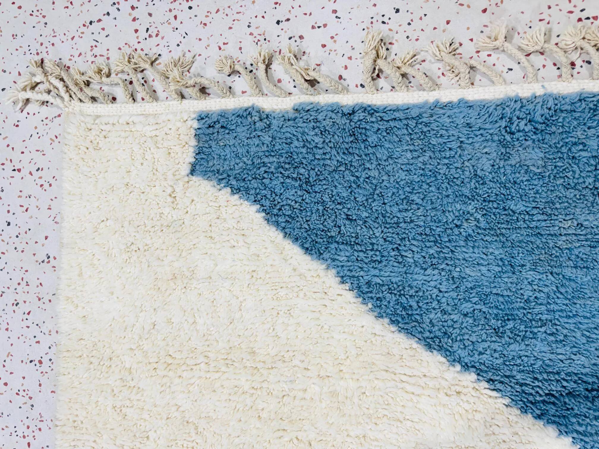 Unique handmade Berber rug 2.5x1.5 m