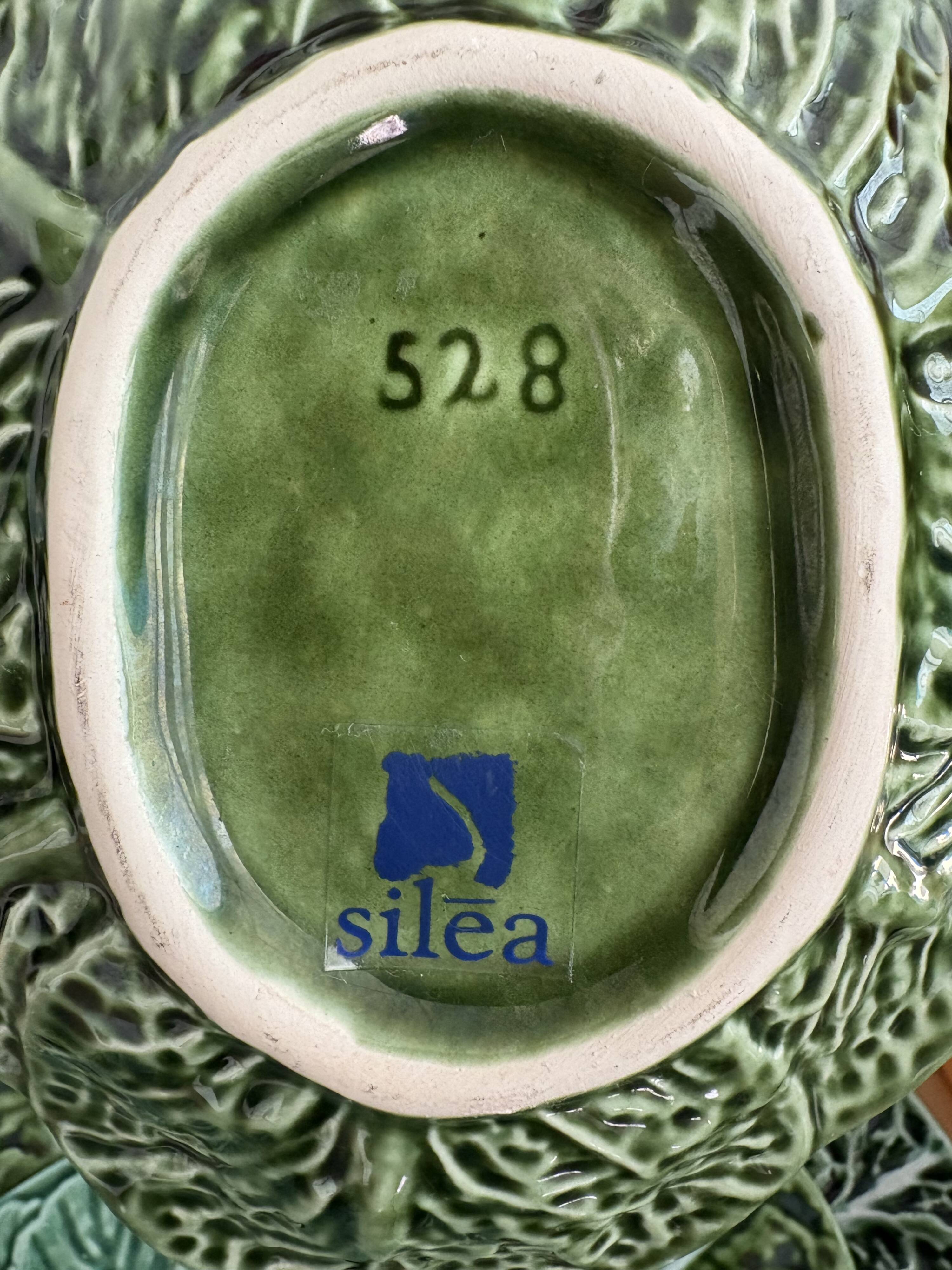 Sauce boat with its stand and spoon - cabbage leaf