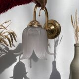Flower wall lamp in glass and gilded metal