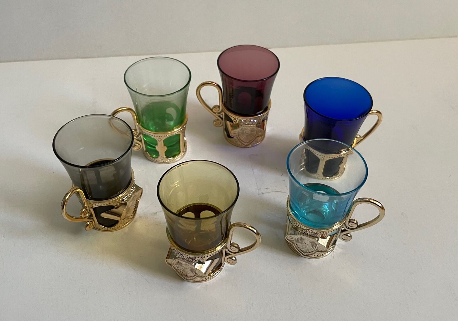 Set of 6 coffee/tea cups with removable stand.