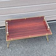 Desserte bar roulante vintage en Formica rouge – Années 50/60