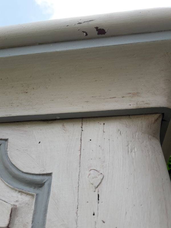 Bonnetière, standing man, Louis XV, 18th century walnut