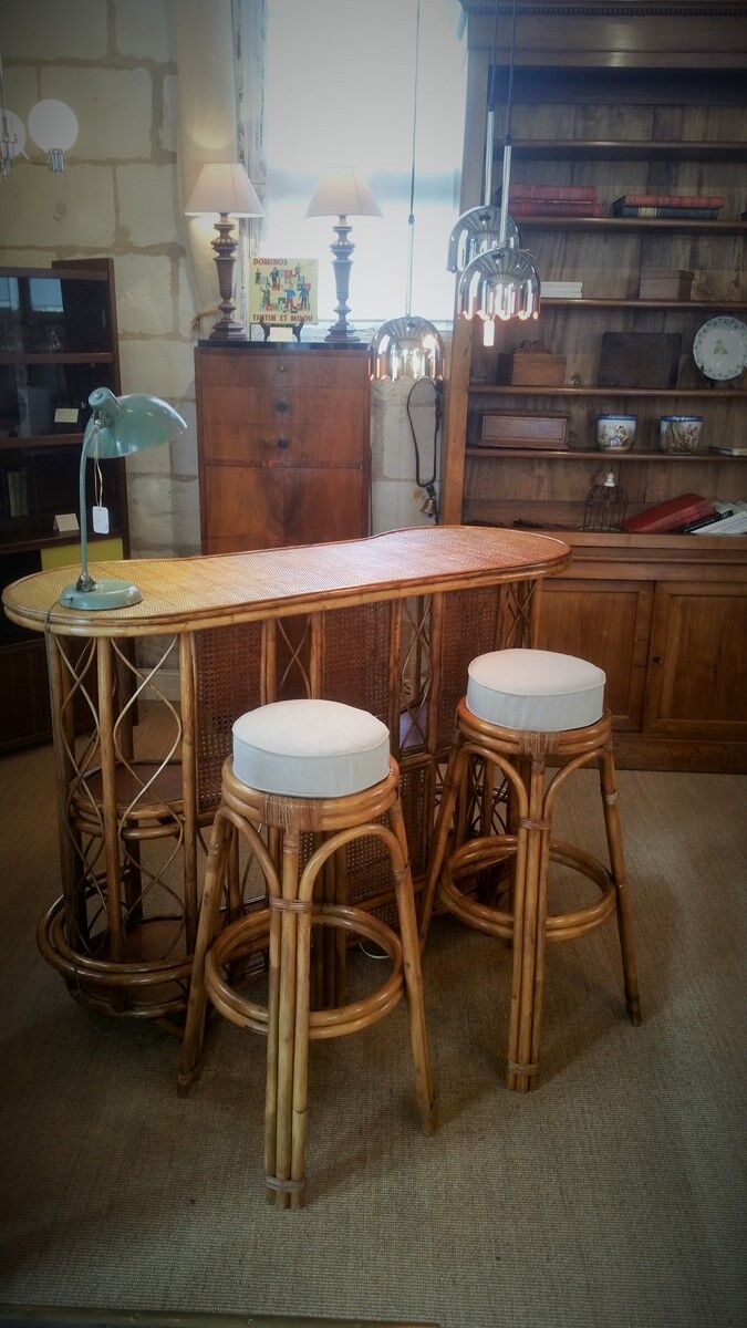Rattan bar
