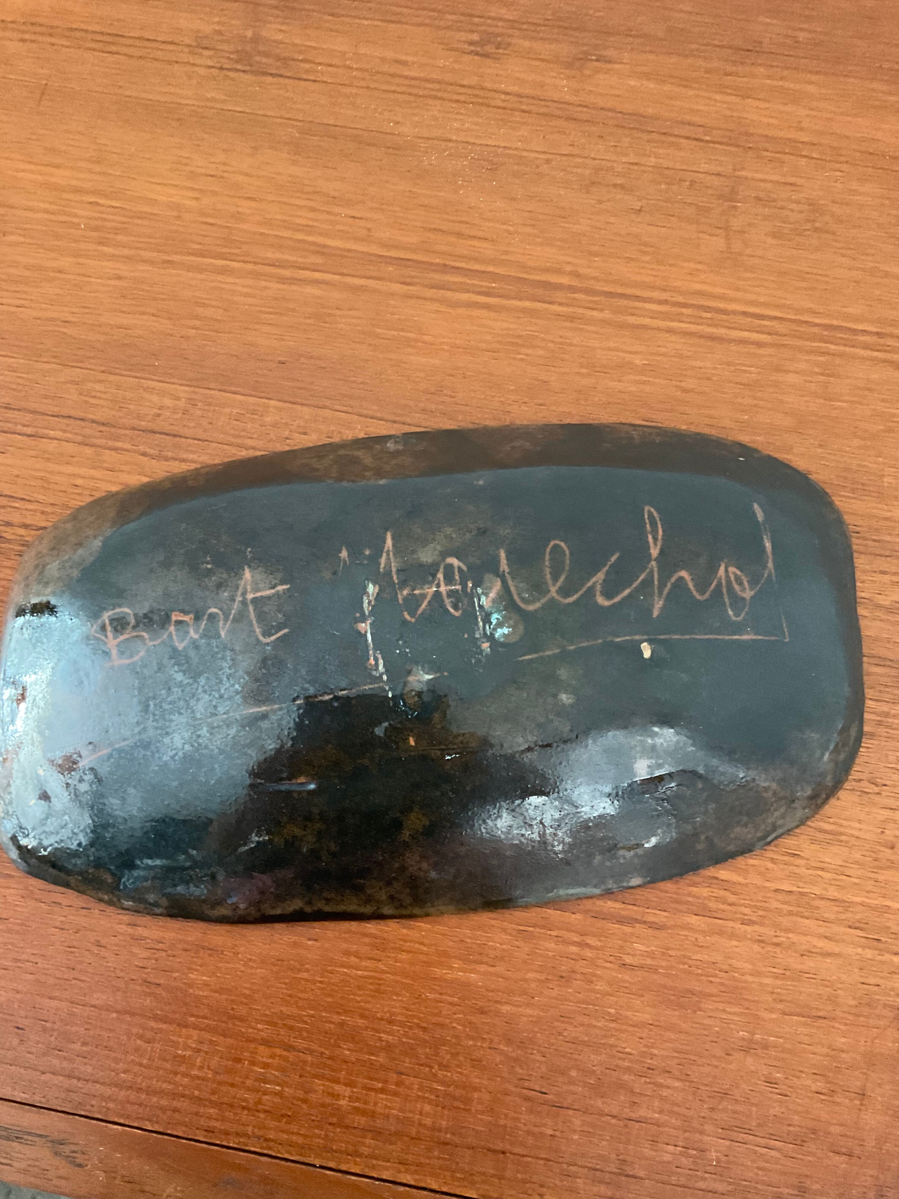 Empty vintage ceramic pocket signed