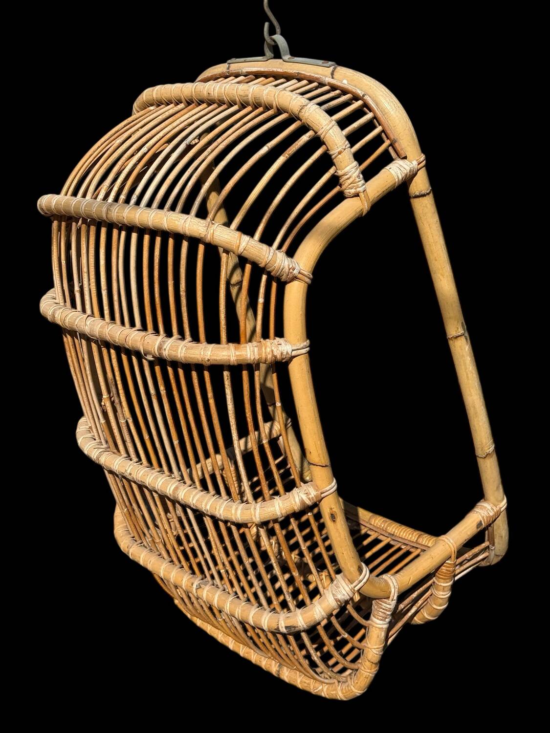 Fauteuil provençal suspendu, années 70