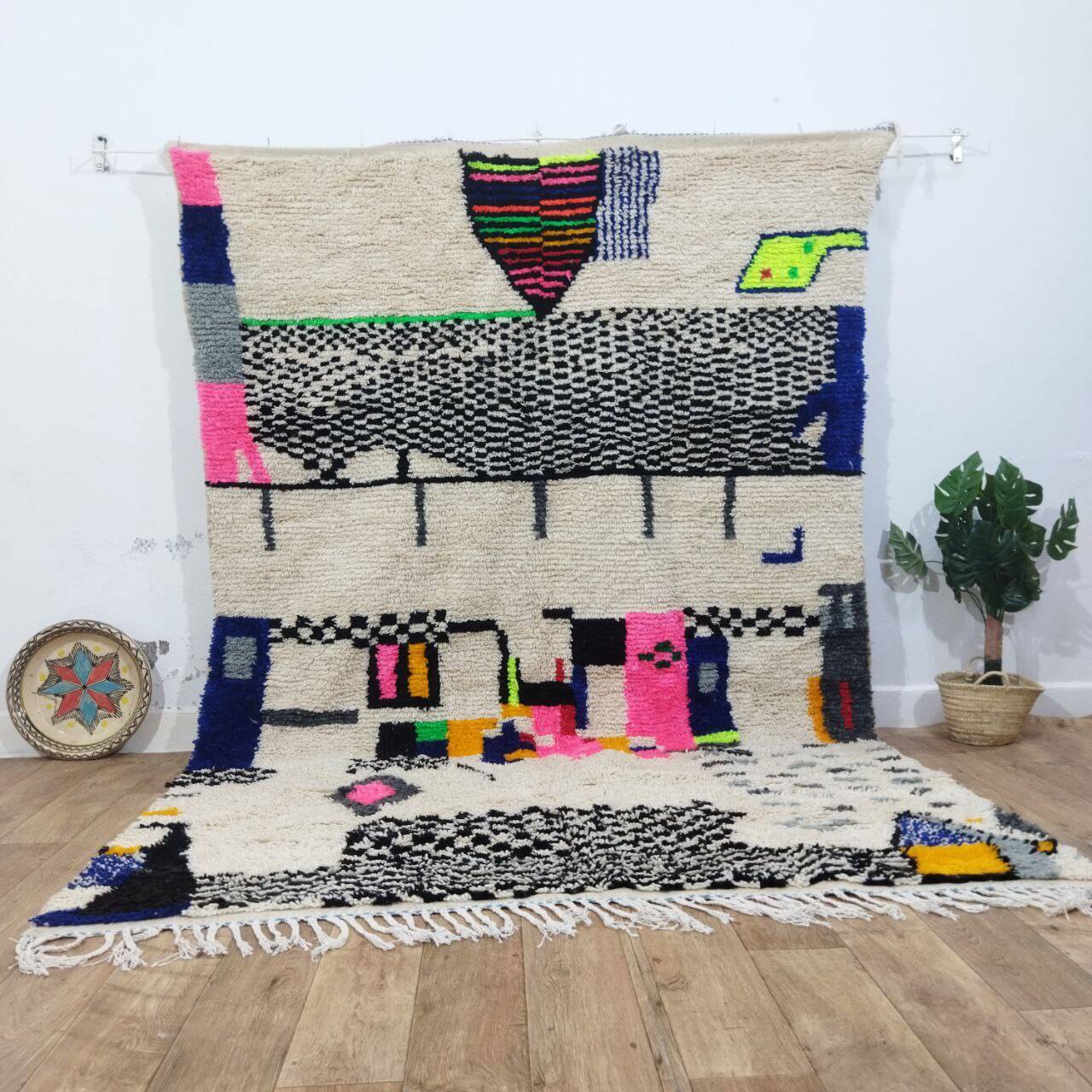 Azilal Berber rug in handmade wool 285 X 200 CM