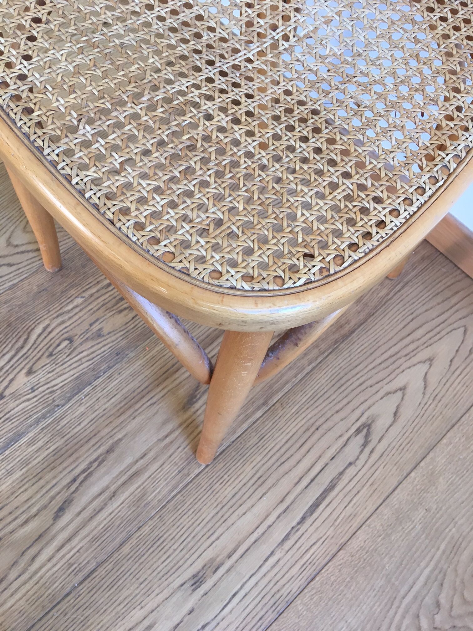 Chaise bistrot miel avec assise cannée