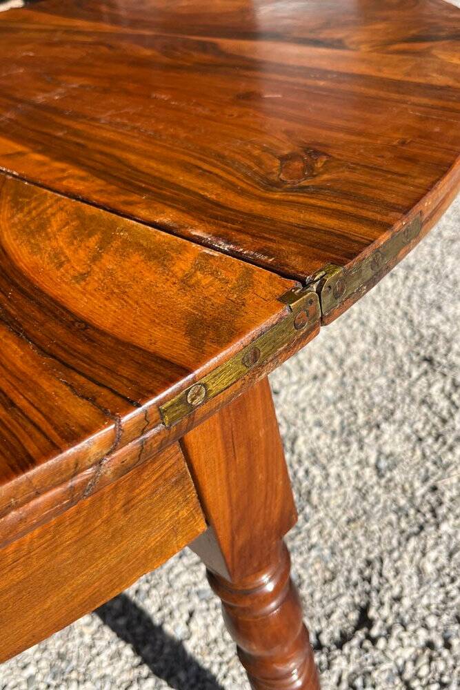 Half-moon table in solid walnut