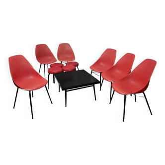 1950s living room, 6 chairs, 4 stools, 1 coffee table.